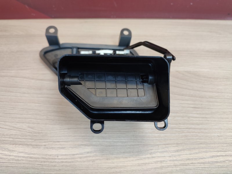 Воздушный дефлектор салона