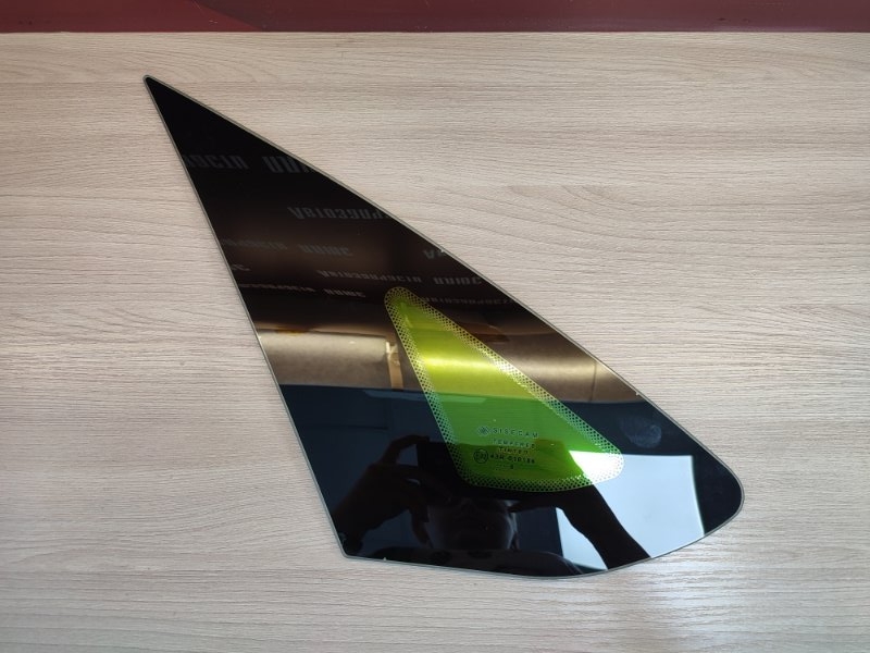 Форточка кузова