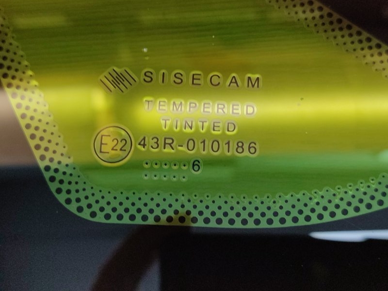 Форточка кузова