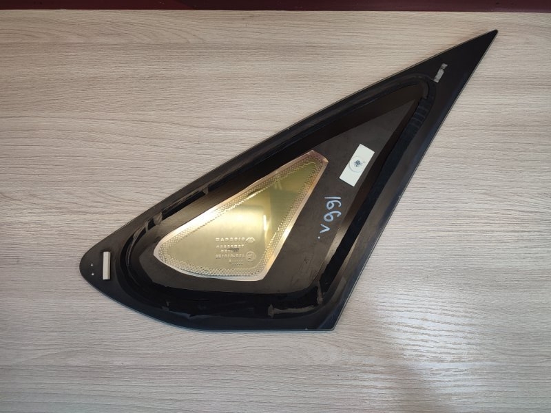 Форточка кузова