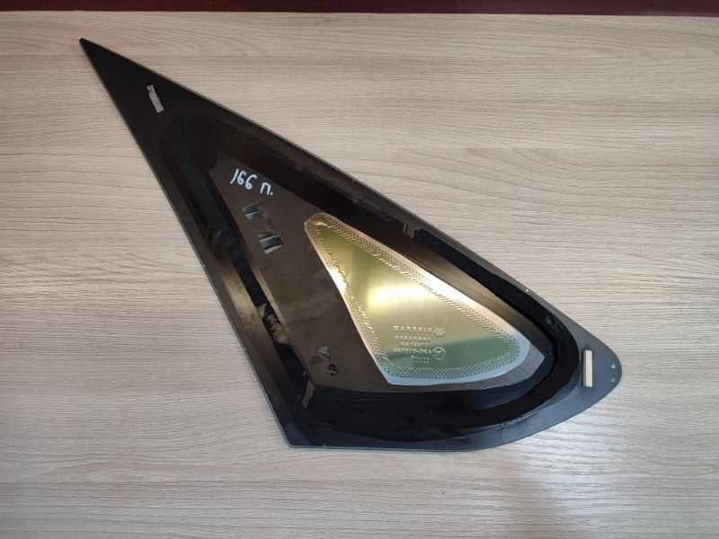 Форточка кузова