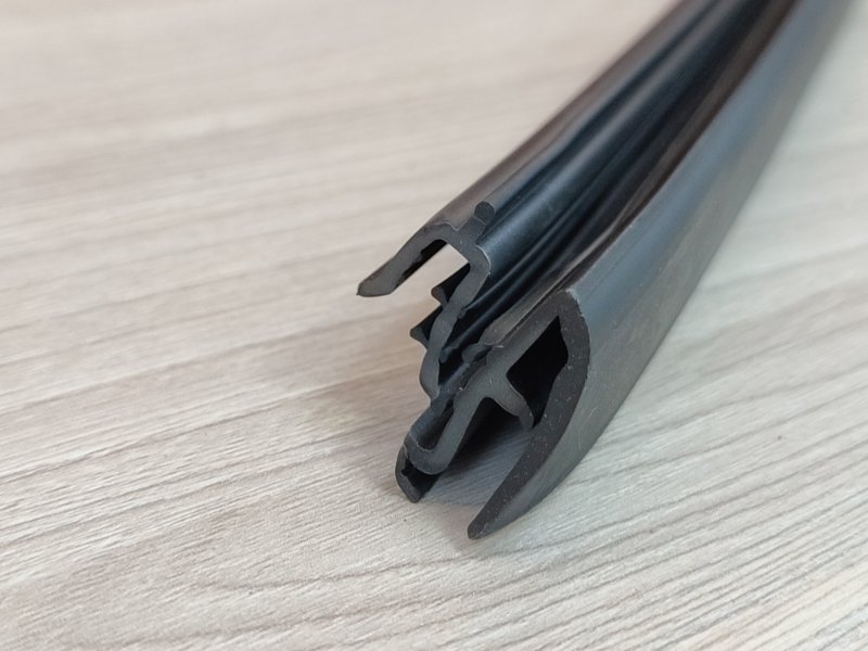 Уплотнитель стекла двери внутренний