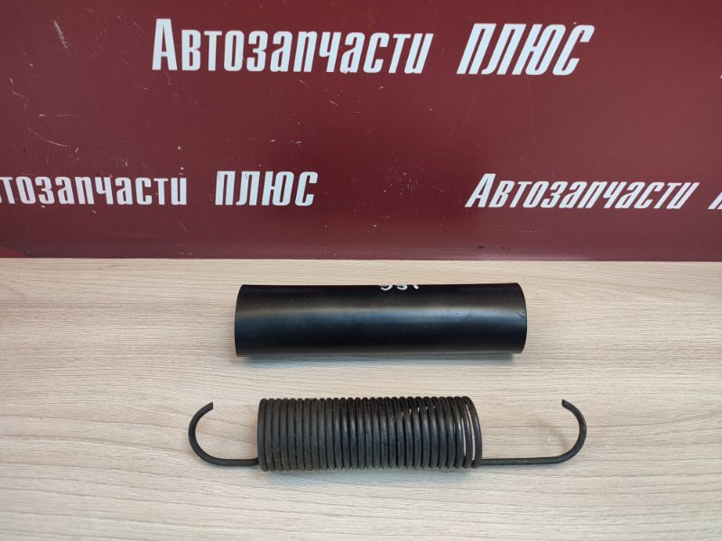 Пружина крышки багажника