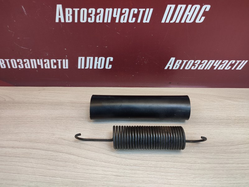 Пружина крышки багажника