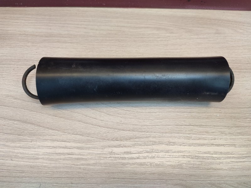 Пружина крышки багажника