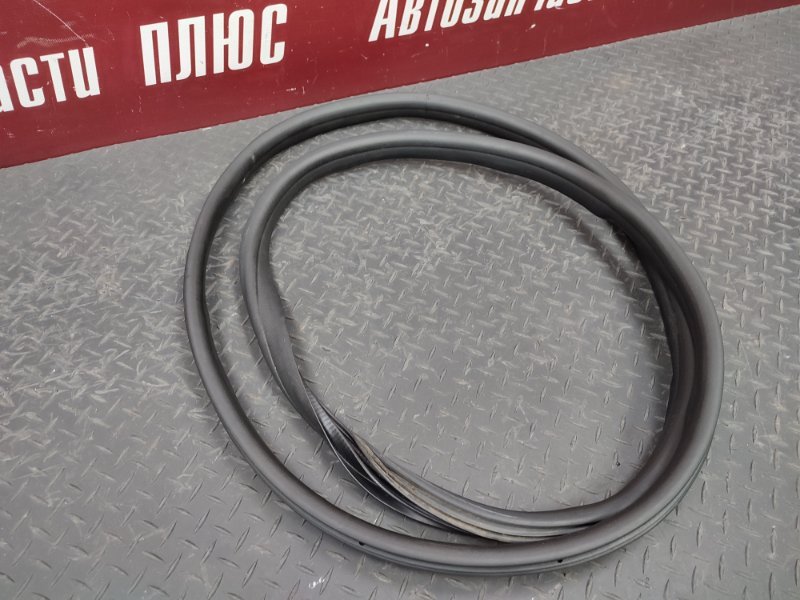 Уплотнитель двери