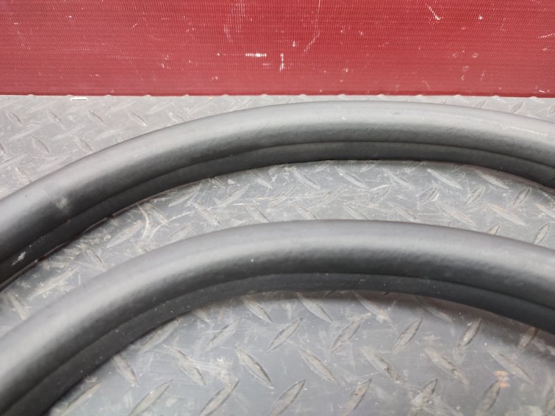 Уплотнитель двери