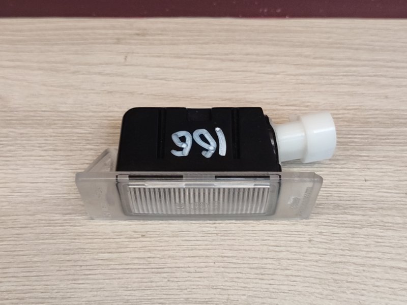 Плафон подсветки номера