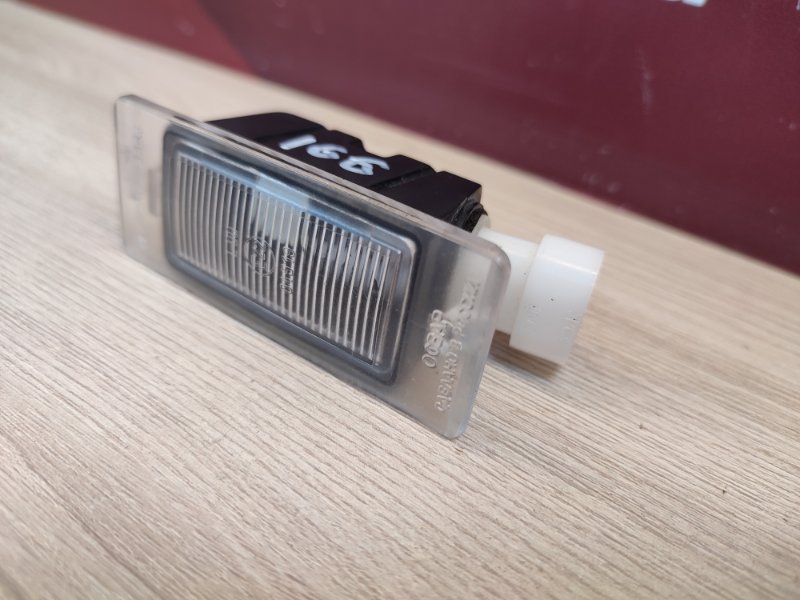 Плафон подсветки номера