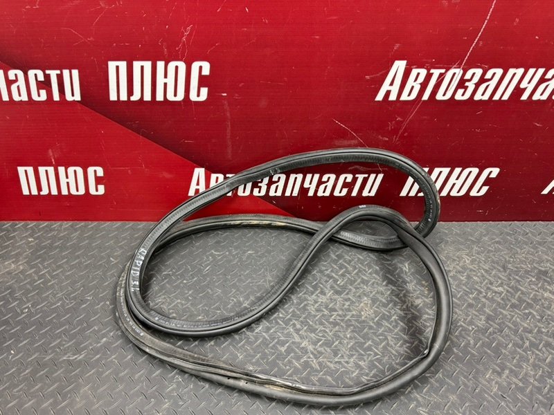 Уплотнитель      двери