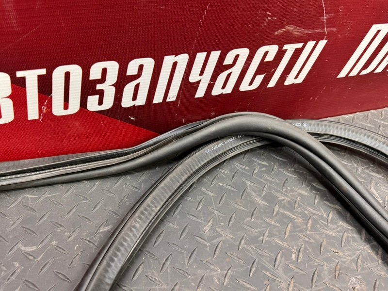 Уплотнитель      двери