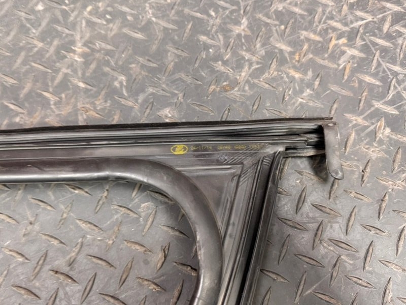 Уплотнитель рамки двери