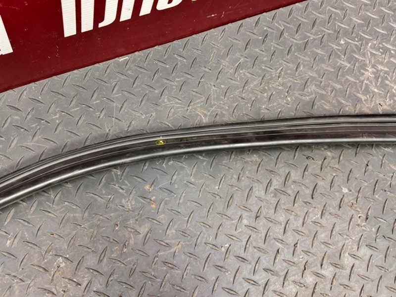 Уплотнитель рамки двери