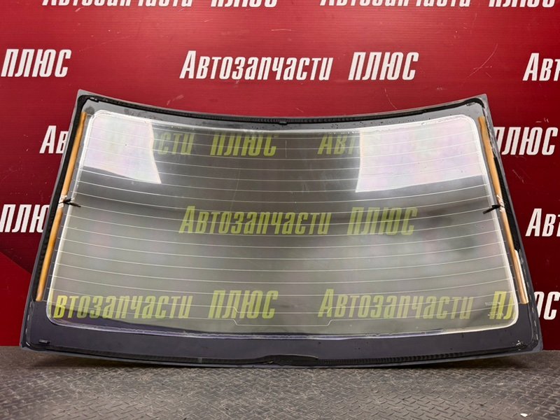 Стекло заднее