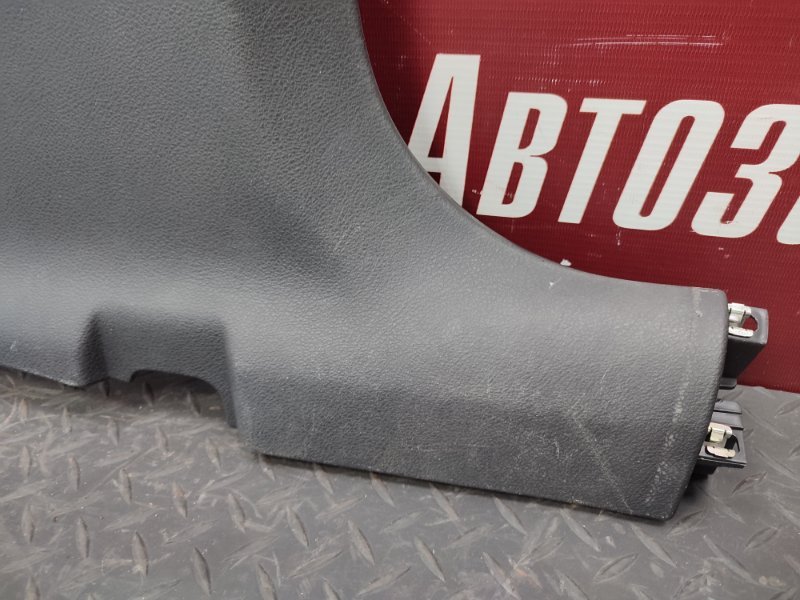 Обшивка средней стойки