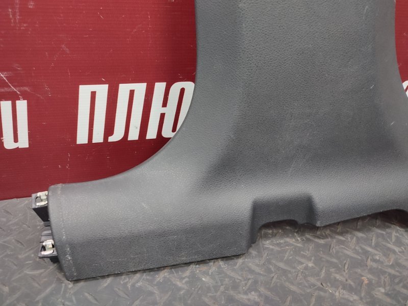 Обшивка средней стойки