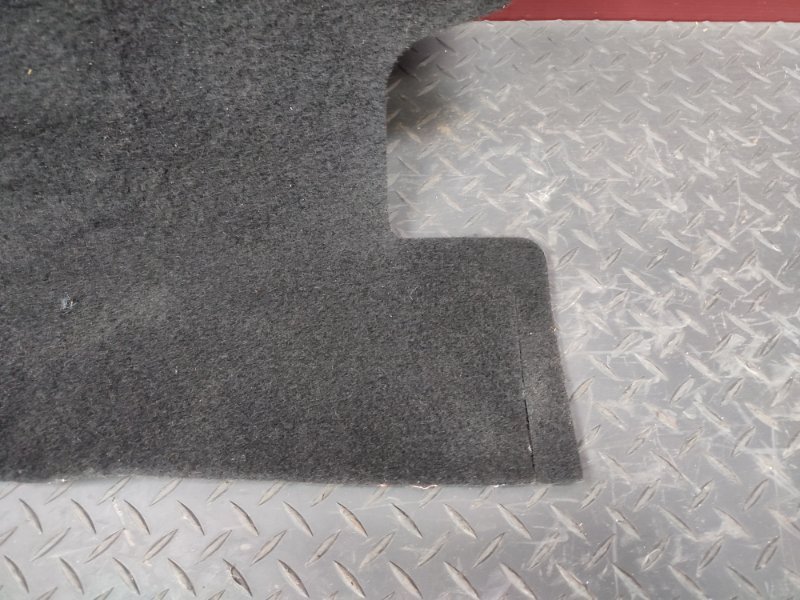 Обшивка пола багажника