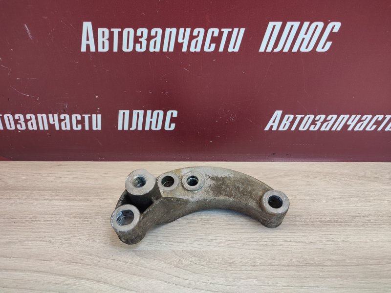 Кронштейн опоры двигателя