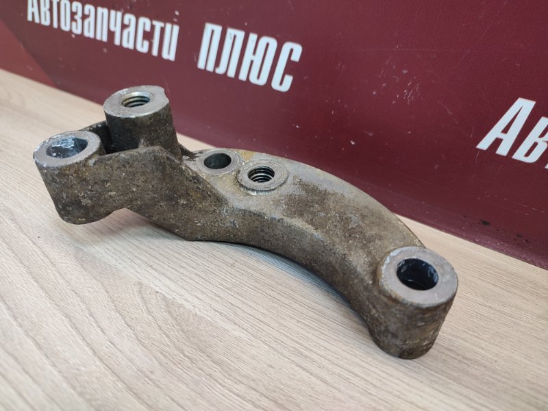 Кронштейн опоры двигателя