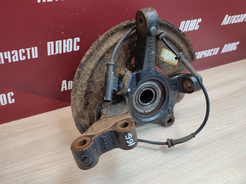 Кулак поворотный