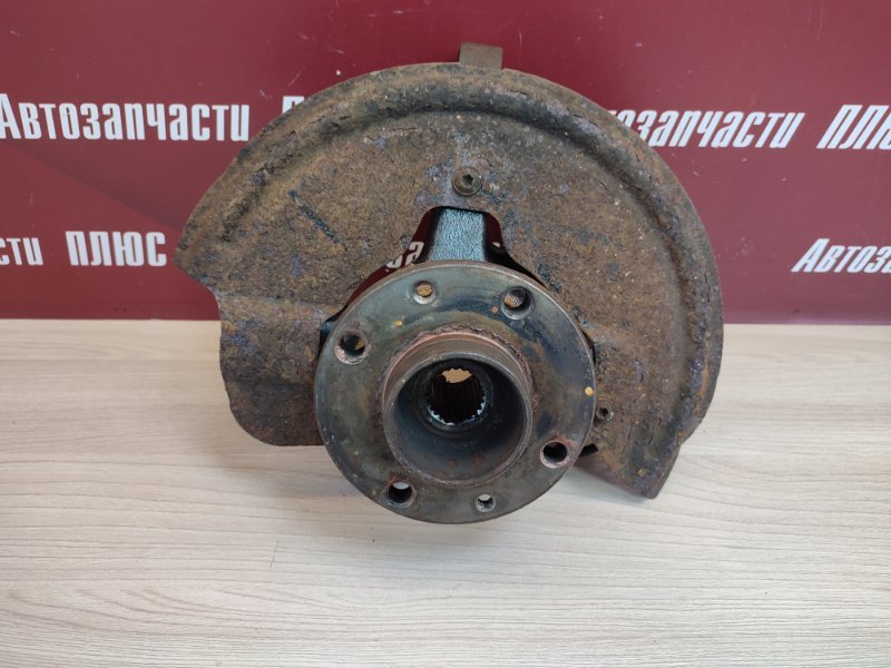 Кулак поворотный