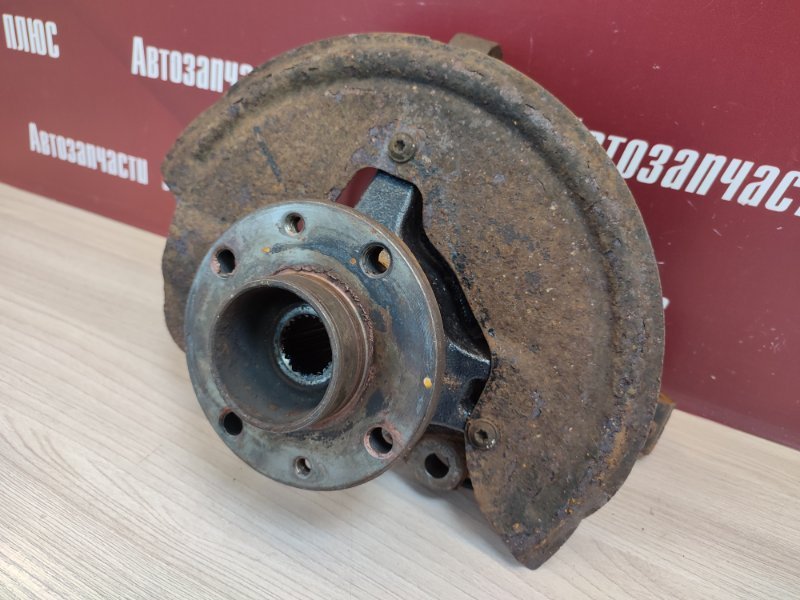 Кулак поворотный