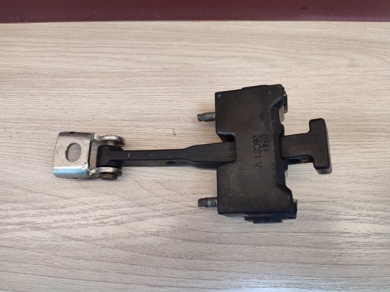 Ограничитель двери