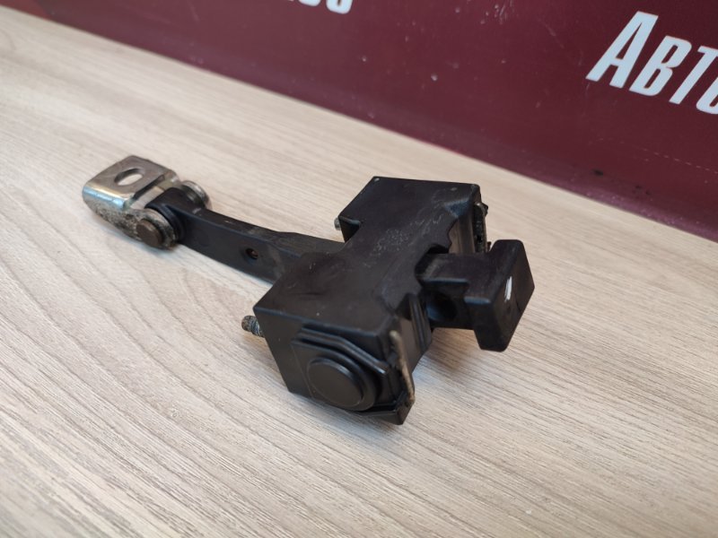 Ограничитель двери