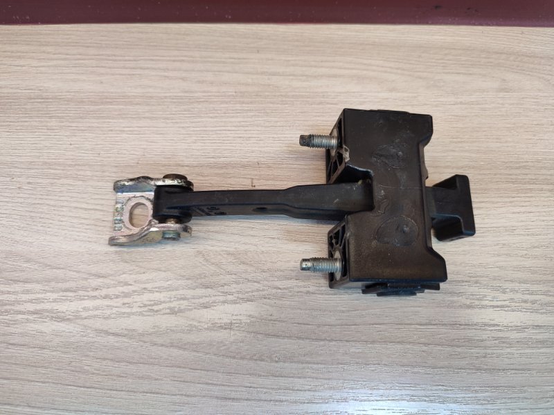 Ограничитель двери