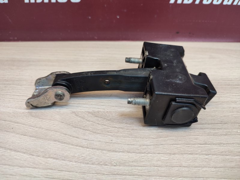 Ограничитель двери