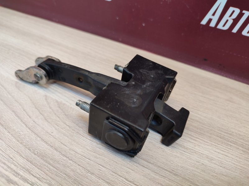 Ограничитель двери