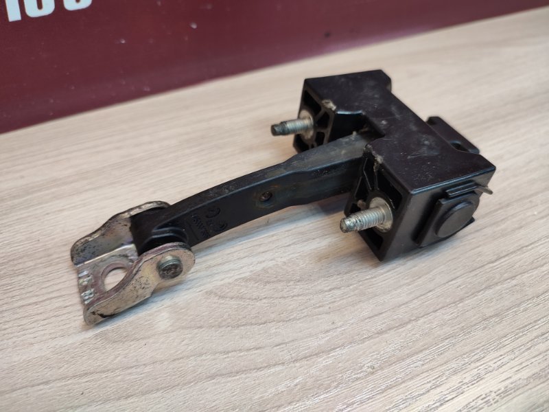 Ограничитель двери