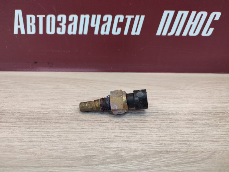 Датчик температуры охлаждающей жидкости