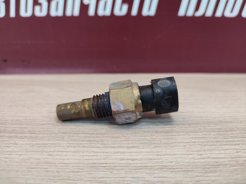 Датчик температуры охлаждающей жидкости