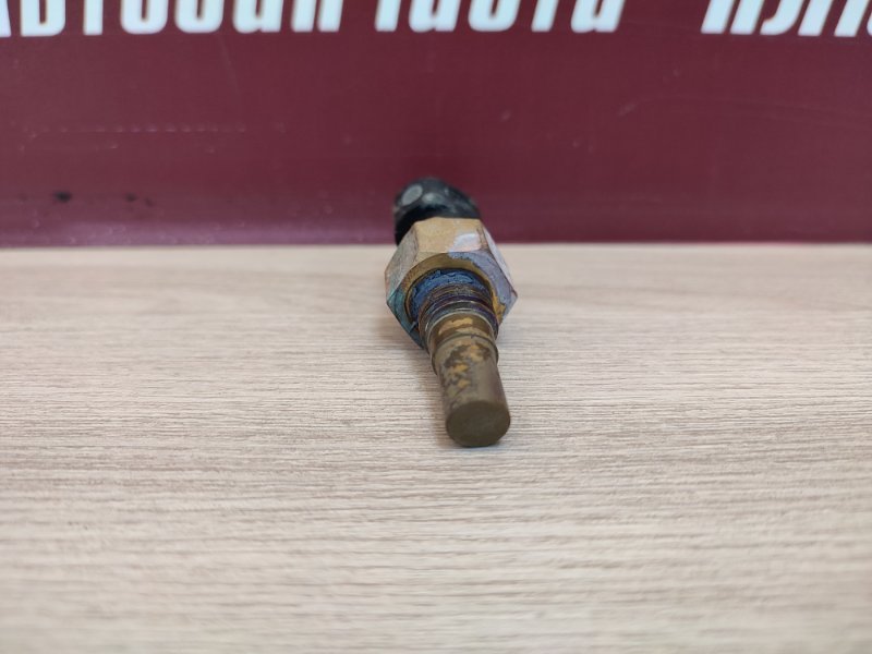 Датчик температуры охлаждающей жидкости