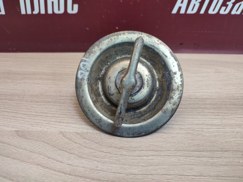 Крепление запасного колеса