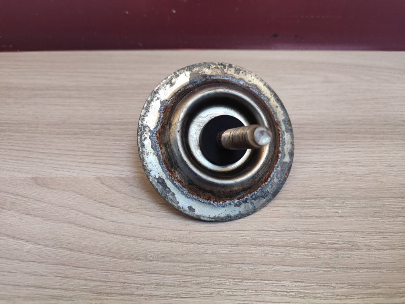 Крепление запасного колеса