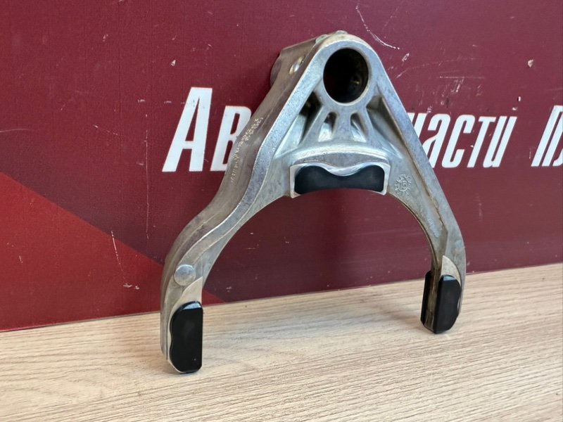 Вилка переключения передач