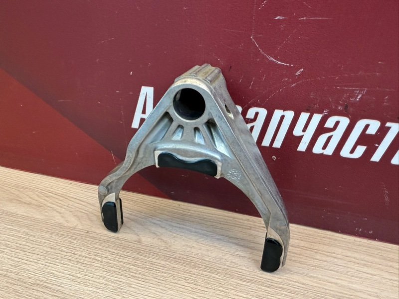 Вилка переключения передач