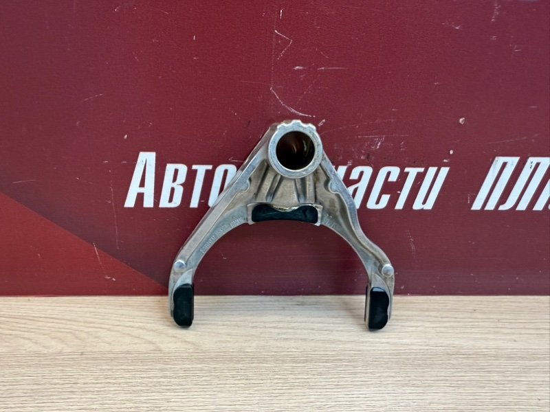 Вилка переключения передач