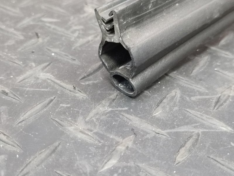 Уплотнитель жабо