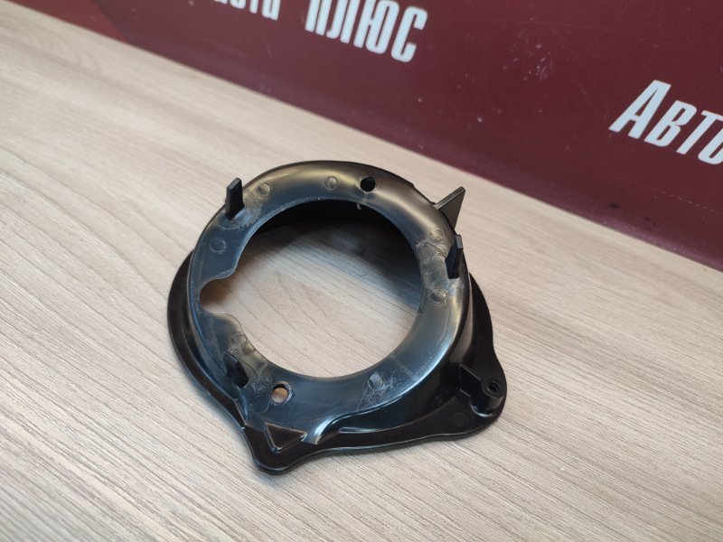 Горловина лючка бензобака