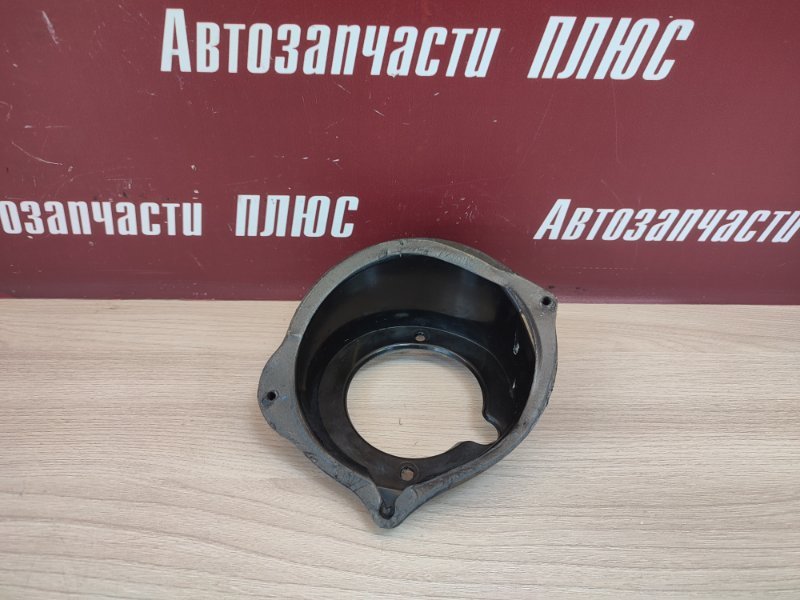 Горловина лючка бензобака