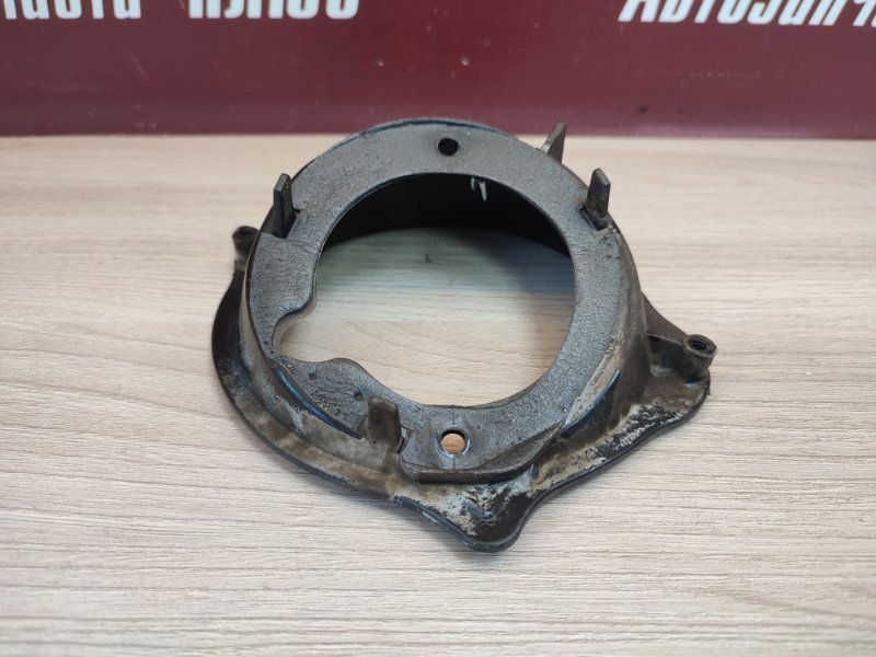 Горловина лючка бензобака