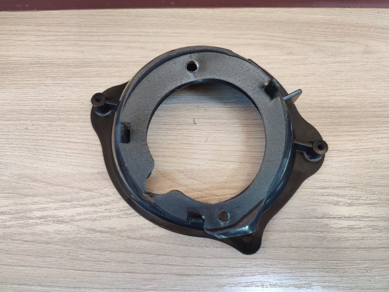 Горловина лючка бензобака