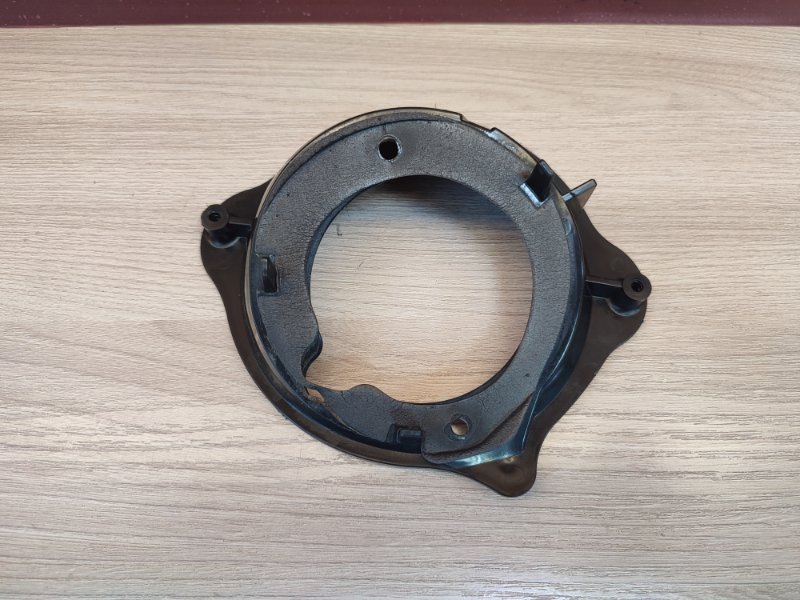 Горловина лючка бензобака