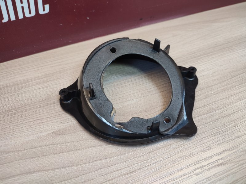 Горловина лючка бензобака