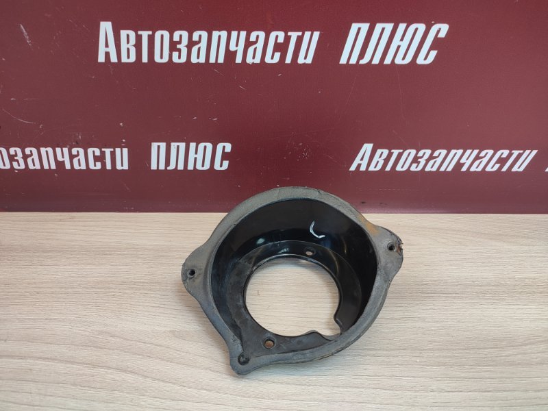 Горловина лючка бензобака