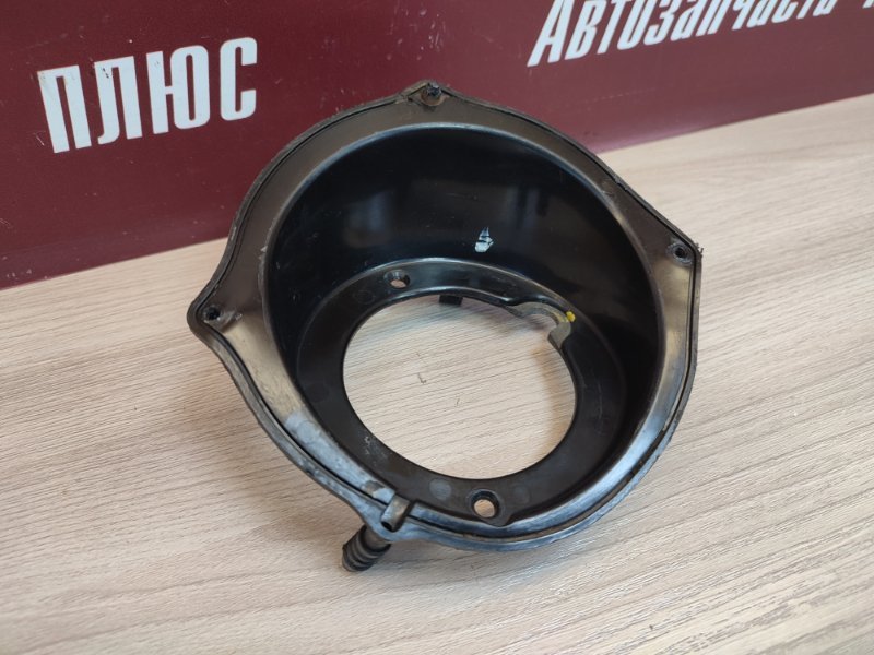 Горловина лючка бензобака