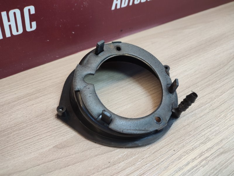 Горловина лючка бензобака